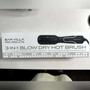 New in box! Sam Villa professional one-step blowdryer hairbrush.